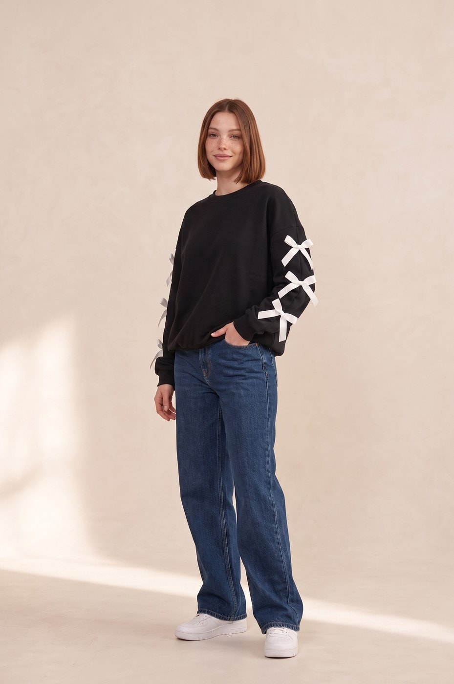 Bow Sweatshirt — Black, view 3